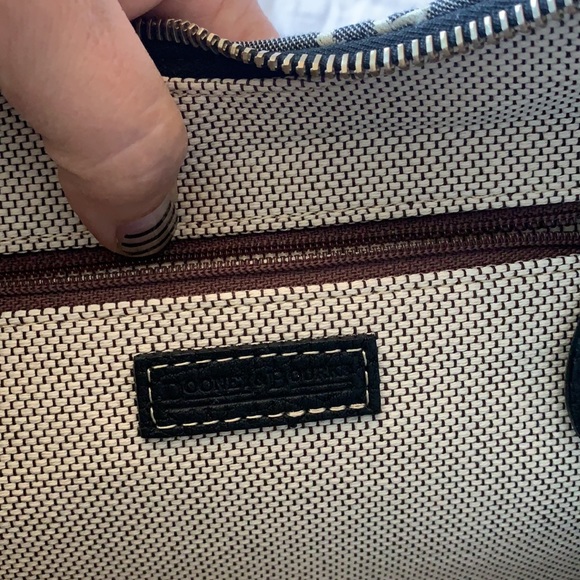 Dooney & Bourke vintage medium hobo with wristlet! - Picture 9 of 15